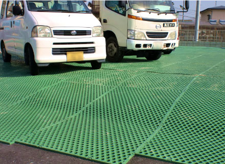 仮設駐車場