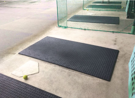 バッティングセンター打席